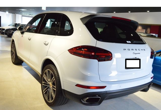 2017 Porsche Cayenne Platinum Edition