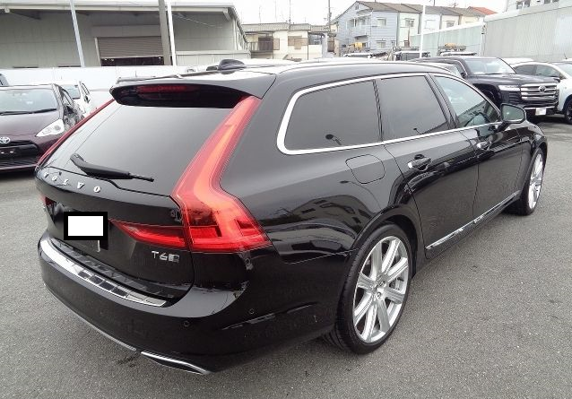 2017 Volvo V90