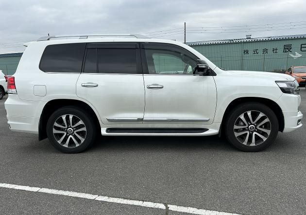 2020 Toyota Land Cruiser ZX