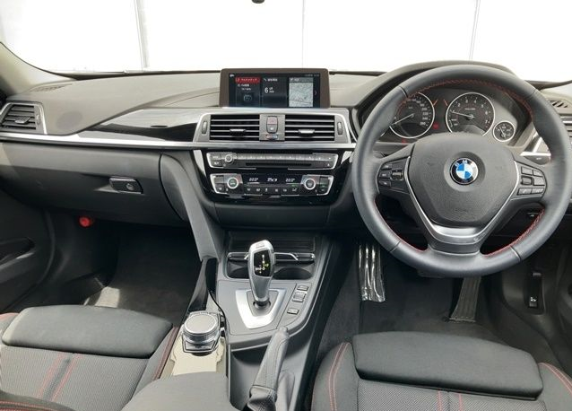 BMW 318i Series 2018