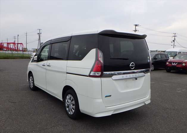 2017 Nissan Serena