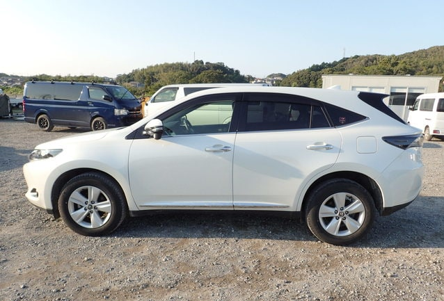 Toyota Harrier Elegance