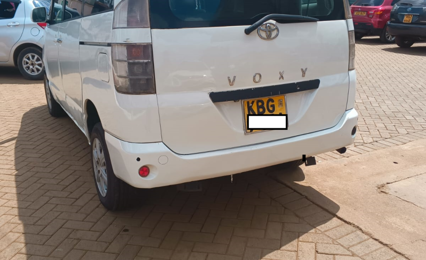 2002 Toyota Voxy