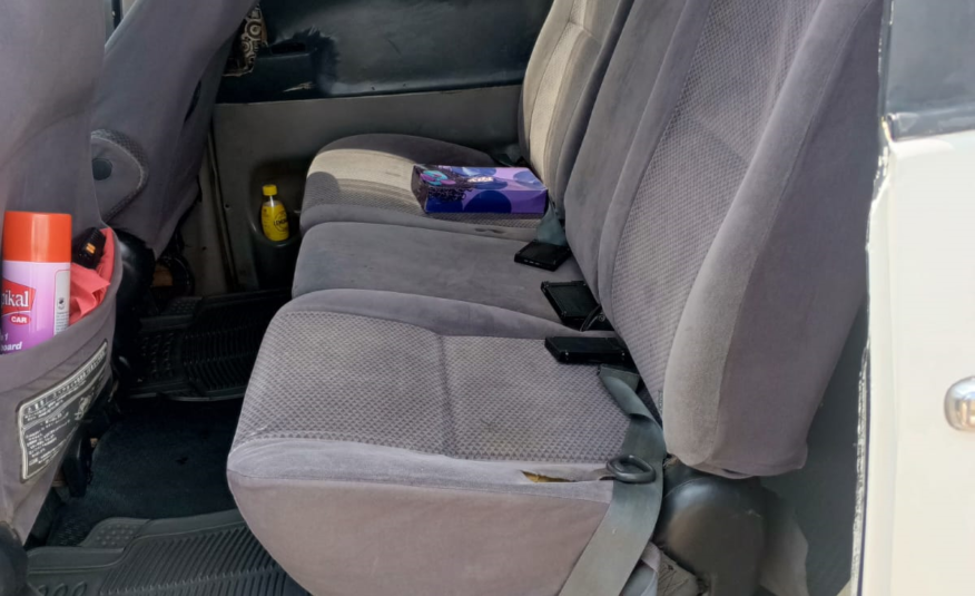 2002 Toyota Voxy