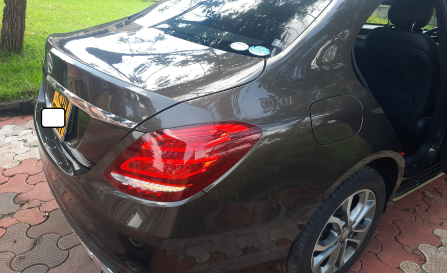 2016 Mercedes-Benz C180