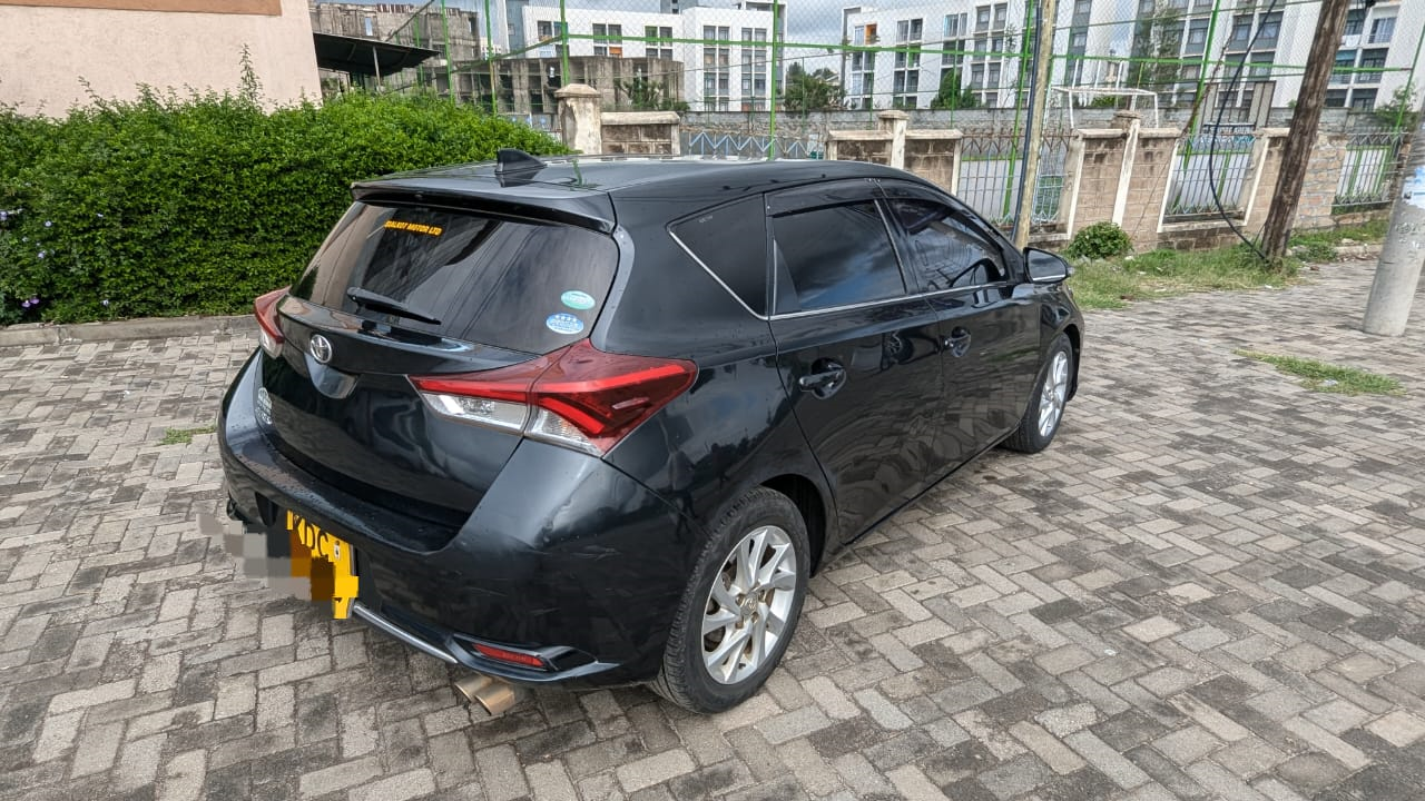 Toyota Auris 2015