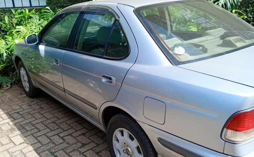 2000 Nissan Sunny FB15