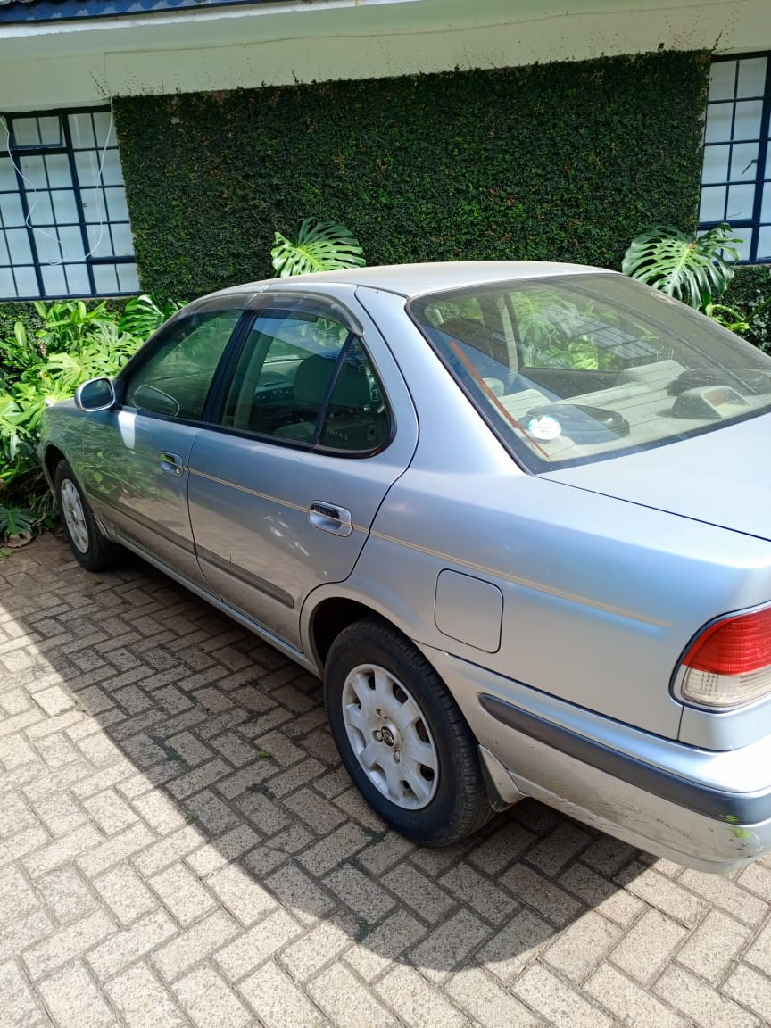 2000 Nissan Sunny FB15