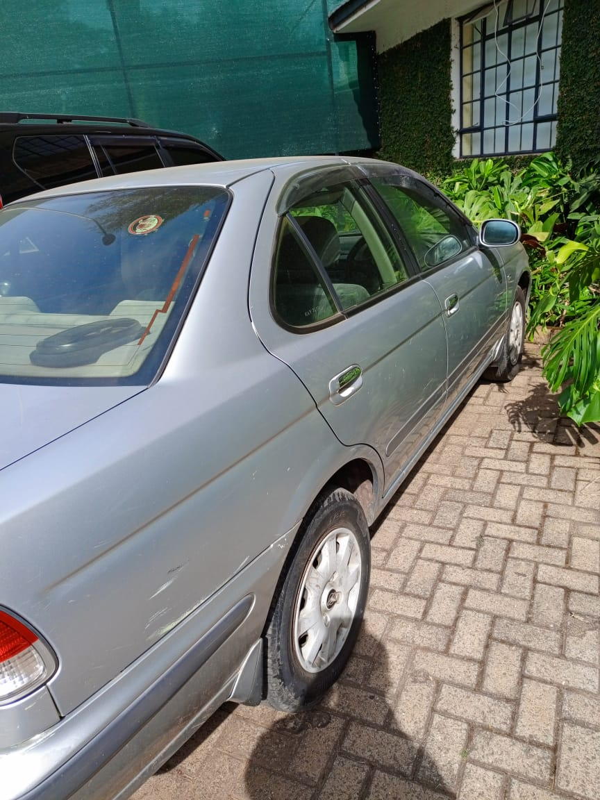 2000 Nissan Sunny FB15