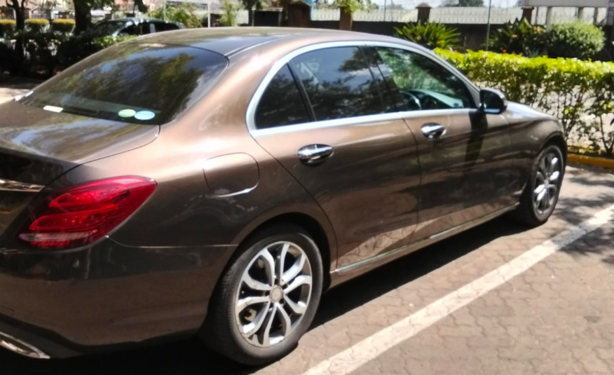 2016 Mercedes-Benz C200