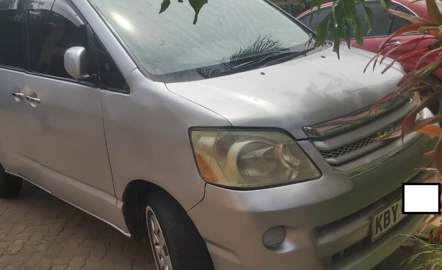 2007 Toyota Noah