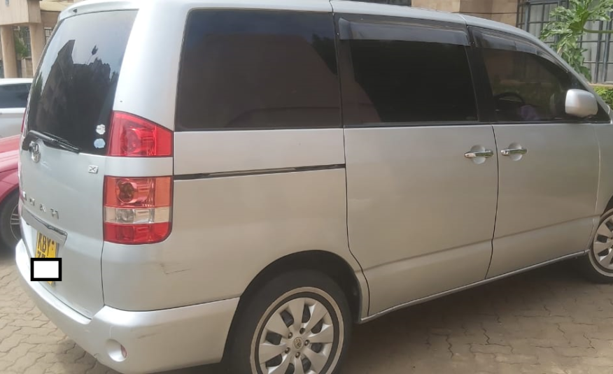 2007 Toyota Noah