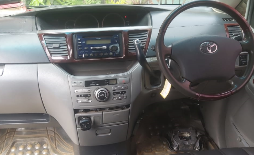 2007 Toyota Noah