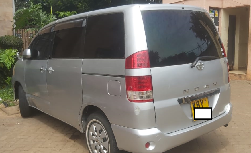 2007 Toyota Noah