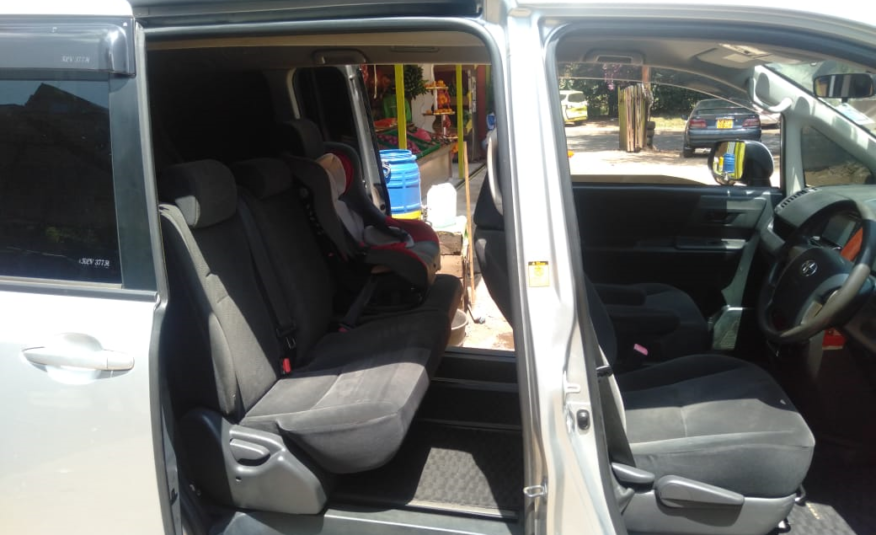 2012 Toyota Noah