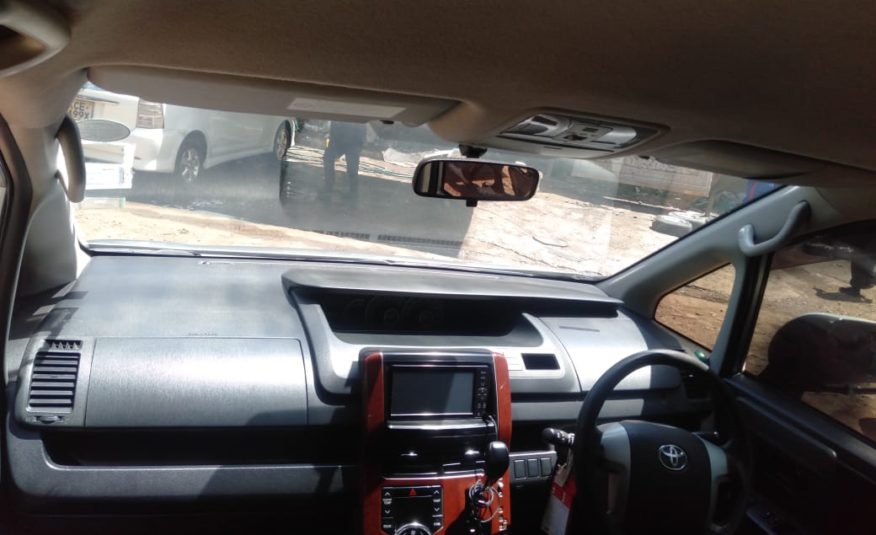 2012 Toyota Noah