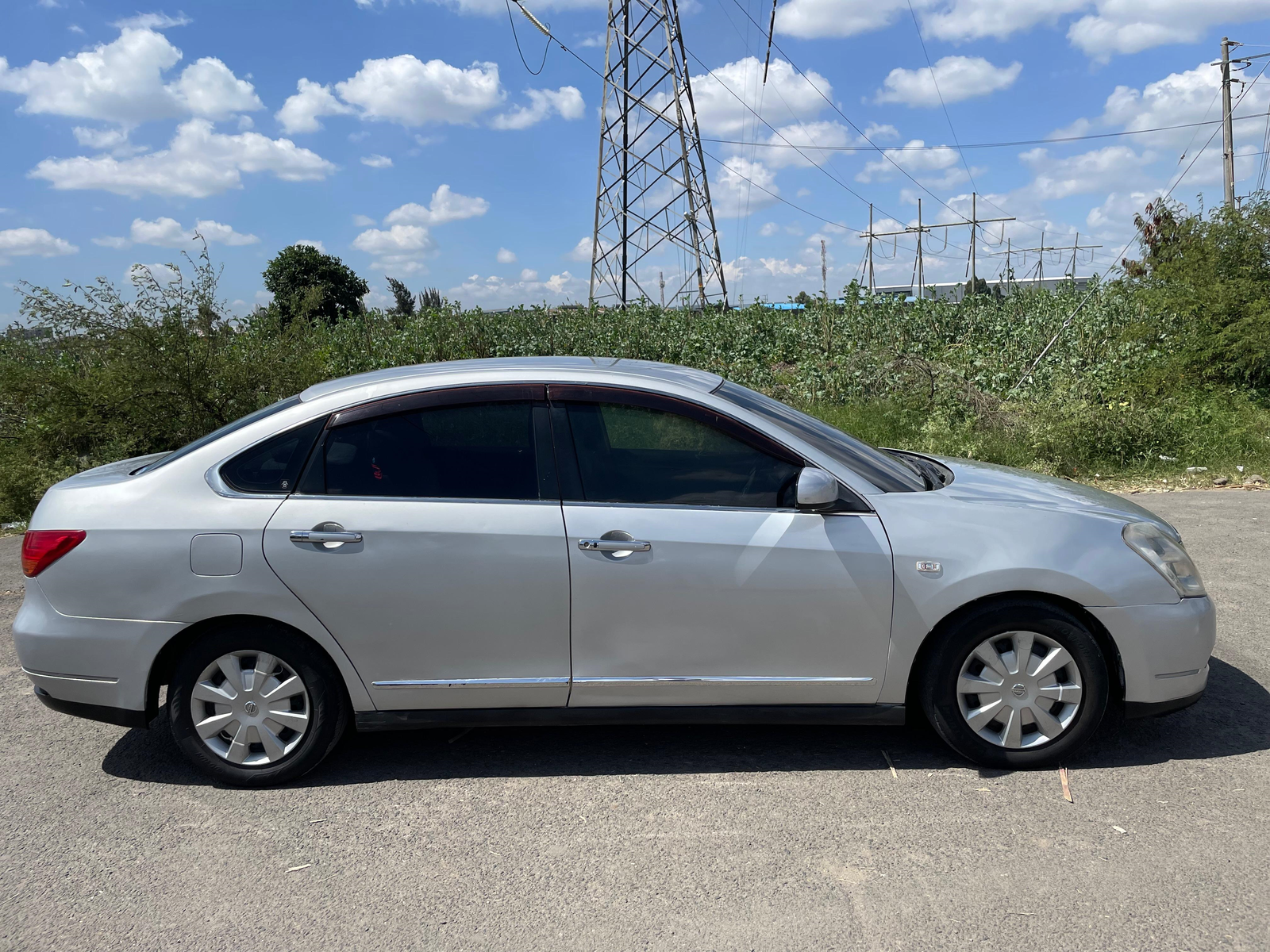 Nissan Bluebird 2010