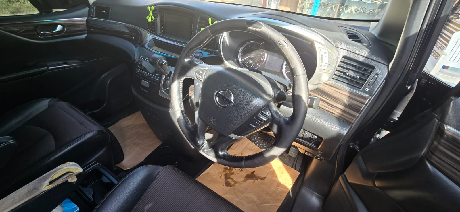 Nissan Elgrand 2014