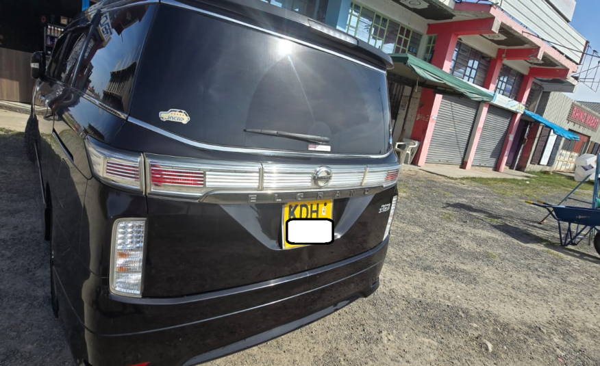 Nissan Elgrand 2014