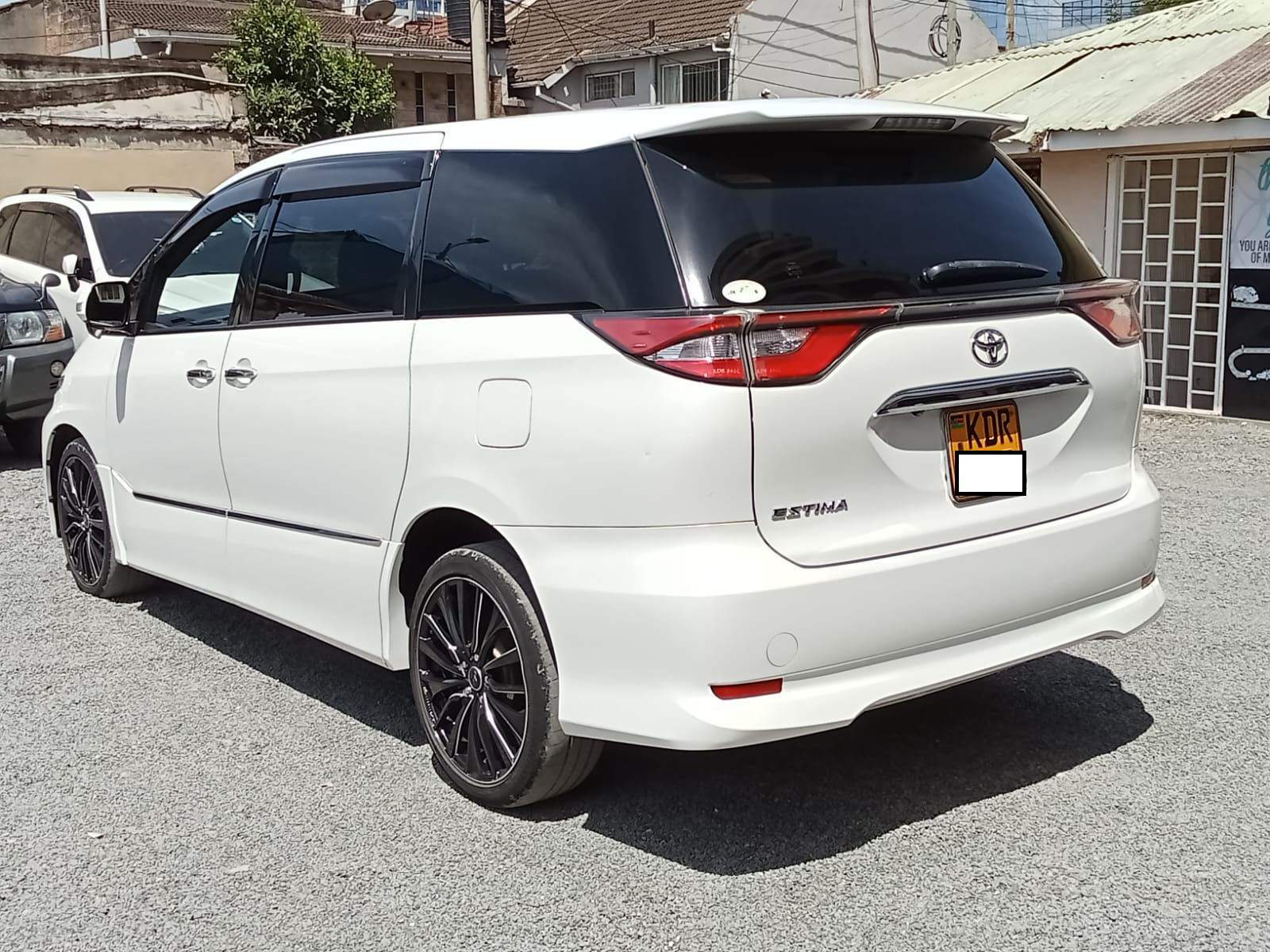 🚗 Toyota Estima  2017
