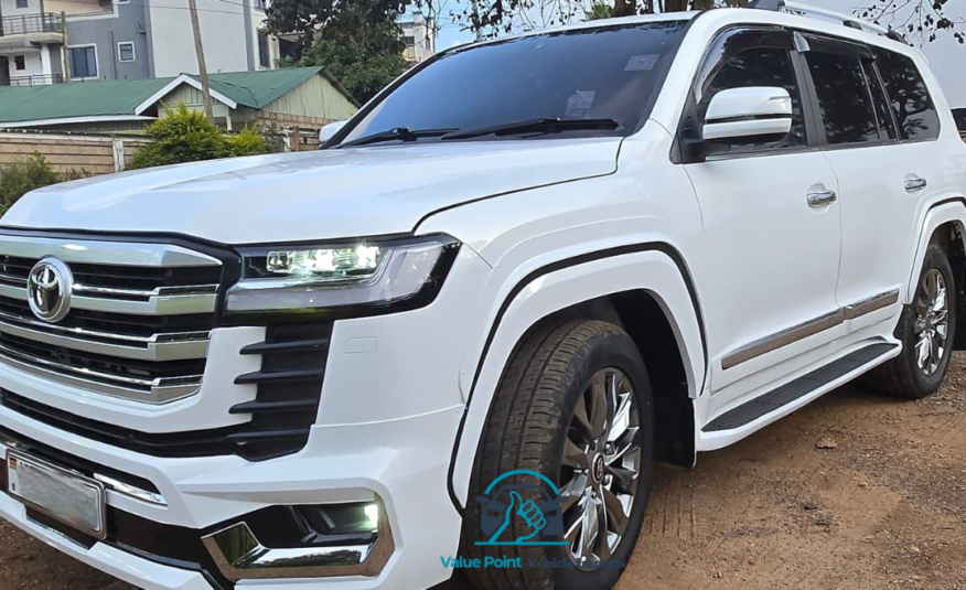 2013 Toyota Land Cruiser LC200