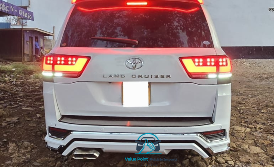 2013 Toyota Land Cruiser LC200
