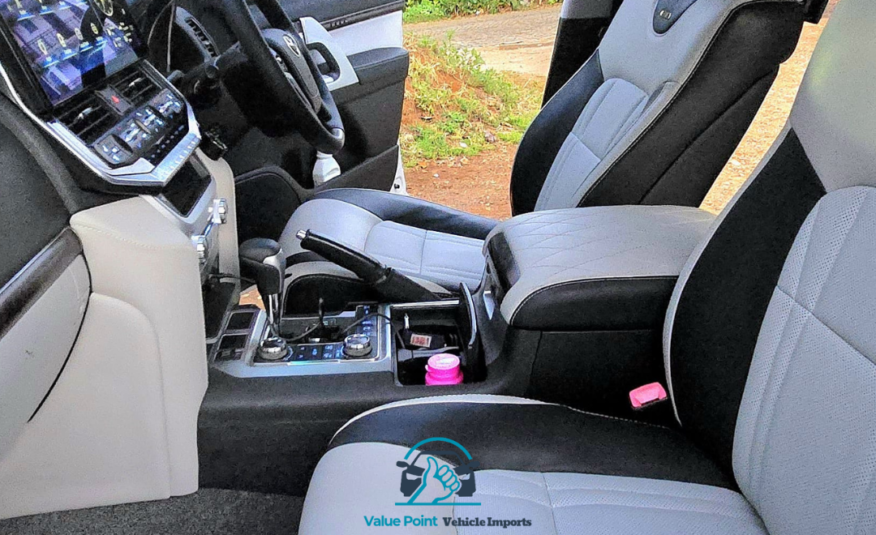 2013 Toyota Land Cruiser LC200