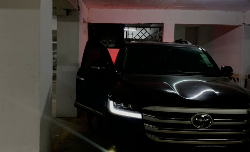 Toyota Land Cruiser V8 ZX 2016