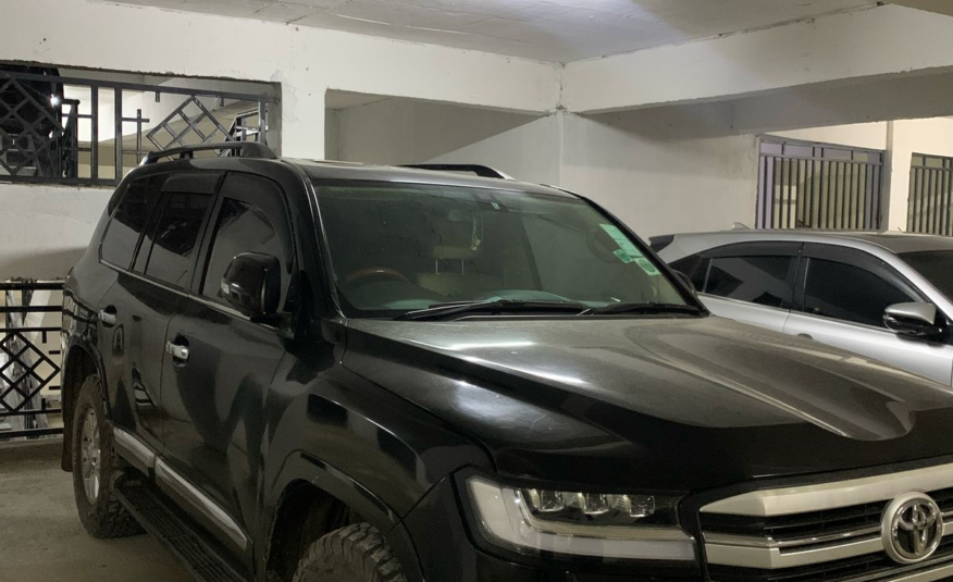 Toyota Land Cruiser V8 ZX 2016