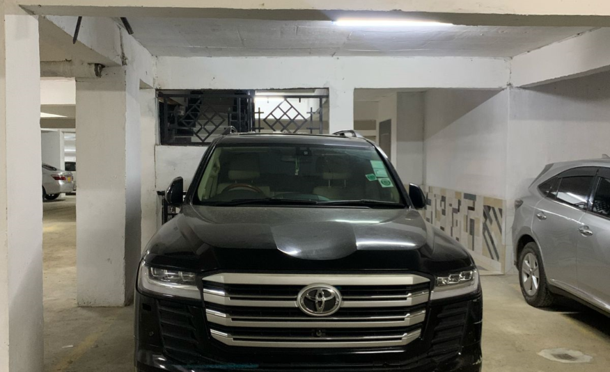 Toyota Land Cruiser V8 ZX 2016