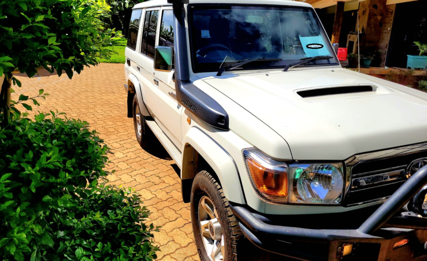 2019 Toyota Land Cruiser 76 LX V8