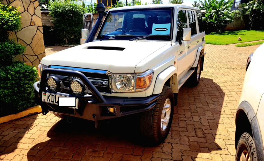2019 Toyota Land Cruiser 76 LX V8