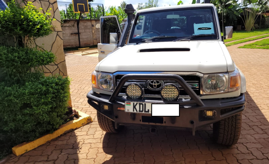 2019 Toyota Land Cruiser 76 LX V8