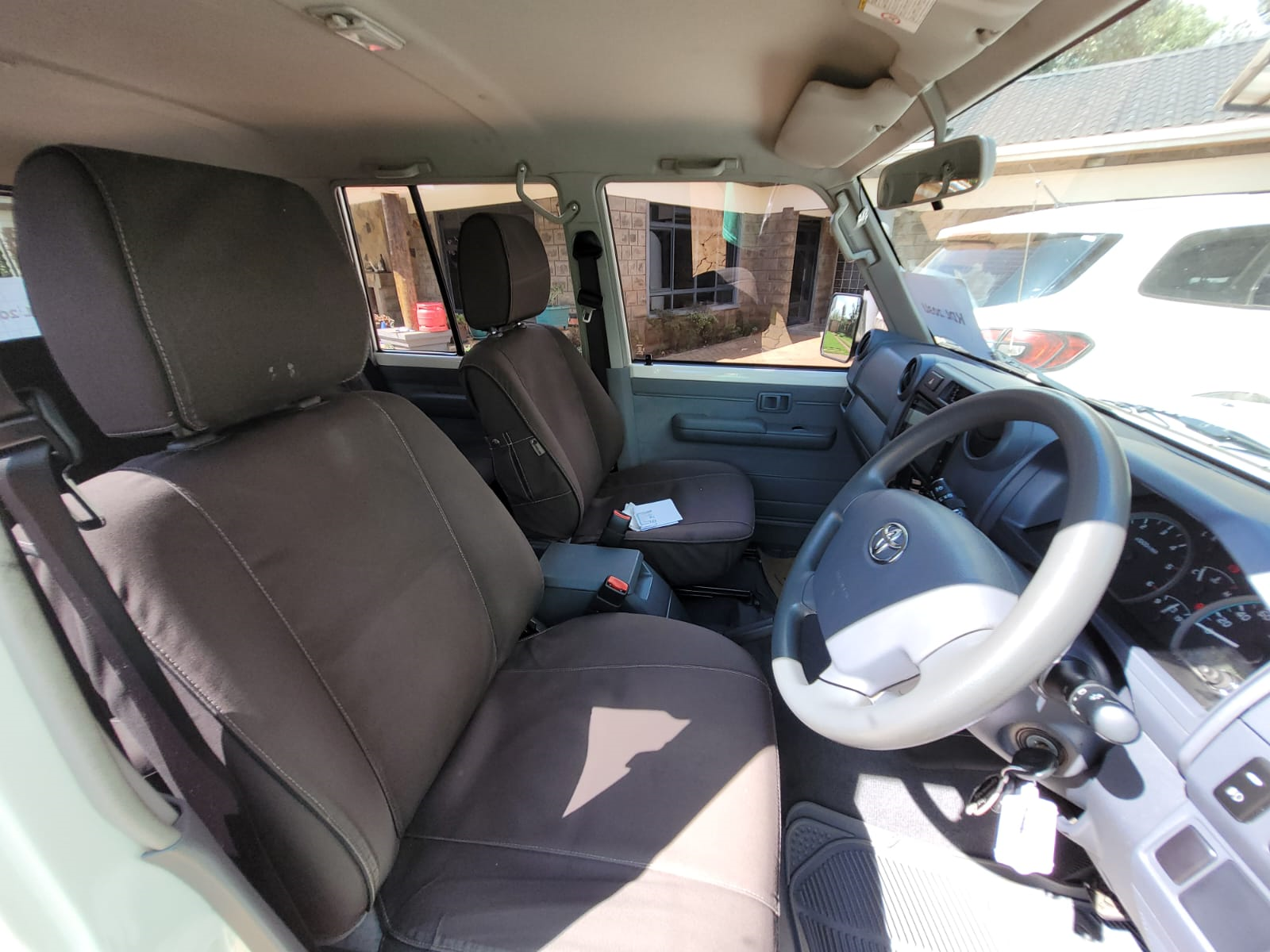 2019 Toyota Land Cruiser 76 LX V8