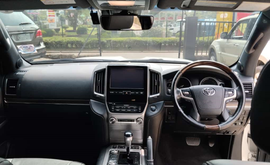 Toyota Land Cruiser V8 ZX | 2017