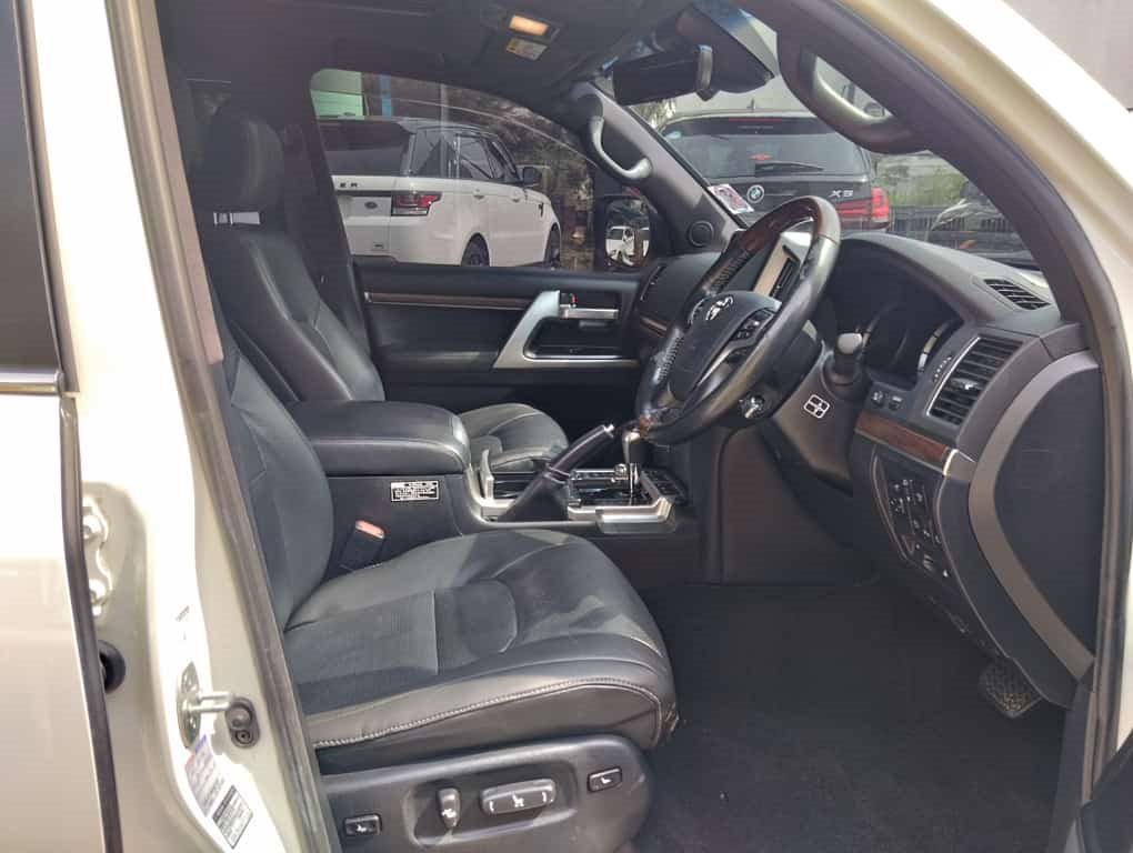 Toyota Land Cruiser V8 ZX | 2017