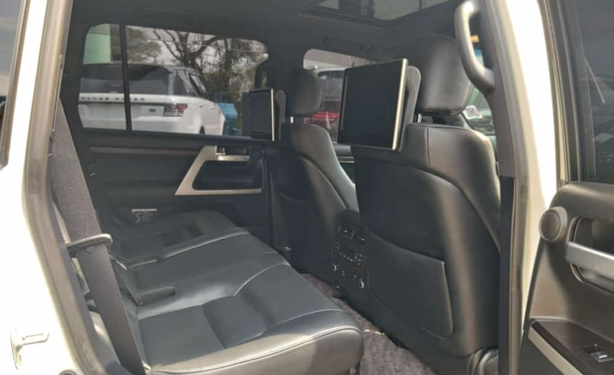 Toyota Land Cruiser V8 ZX | 2017