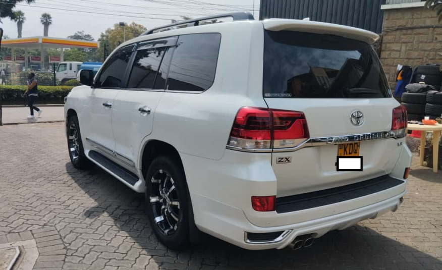 Toyota Land Cruiser V8 ZX | 2017