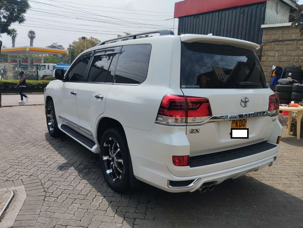 Toyota Land Cruiser V8 ZX | 2017