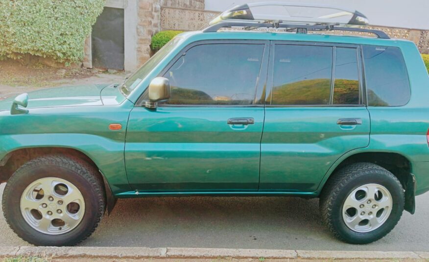 2001 Mitsubishi Pajero iO