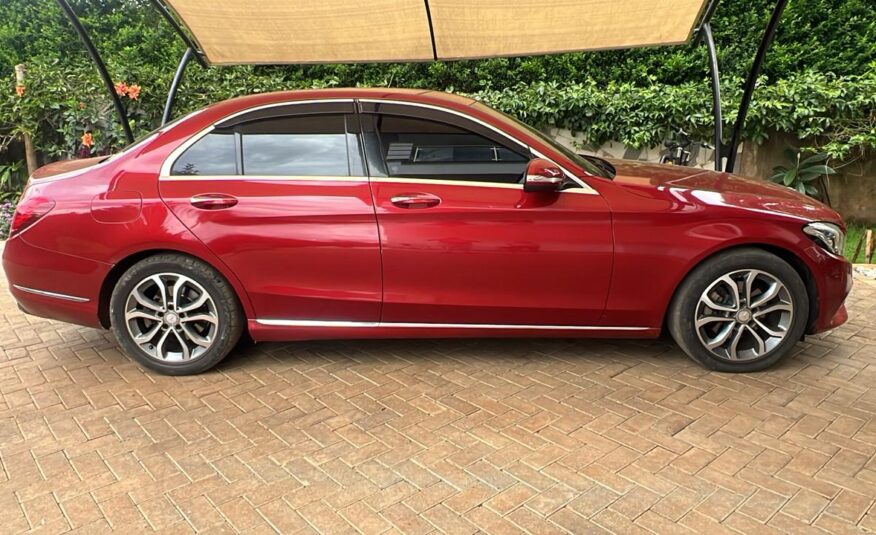Mercedes-Benz C200 – 2015