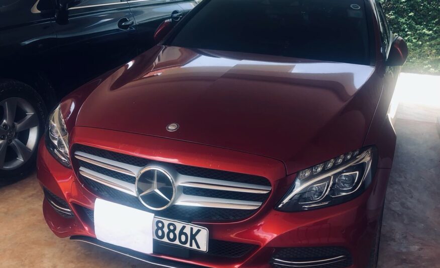 Mercedes-Benz C200 – 2015