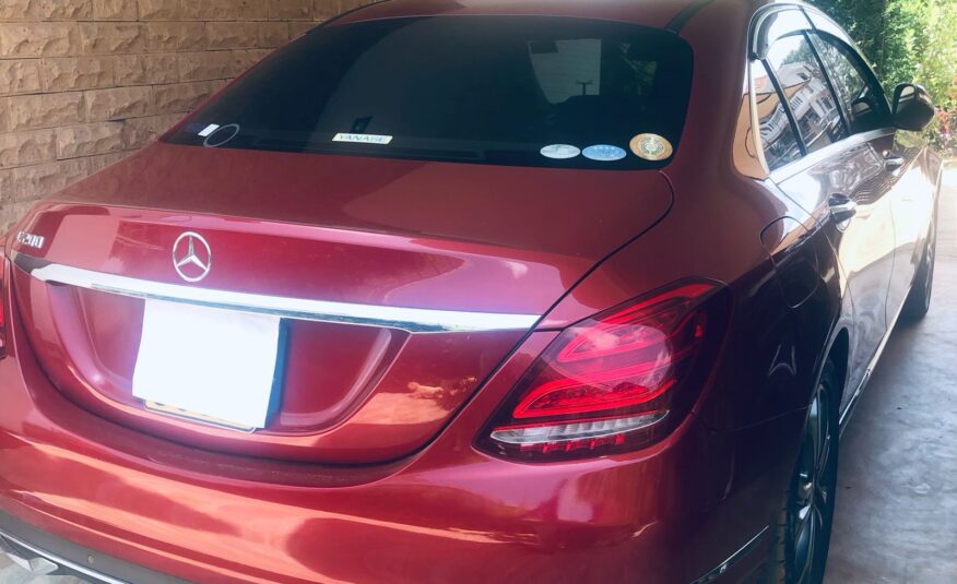 Mercedes-Benz C200 – 2015