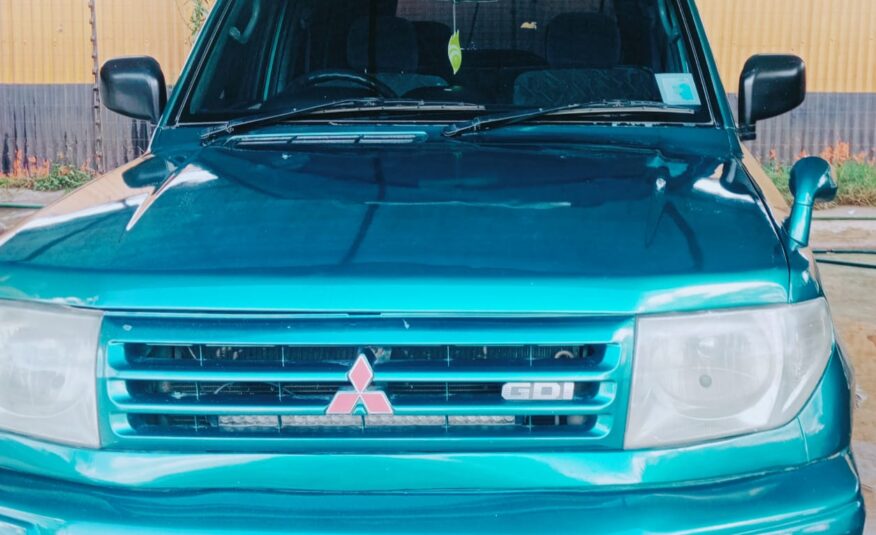 2001 Mitsubishi Pajero iO