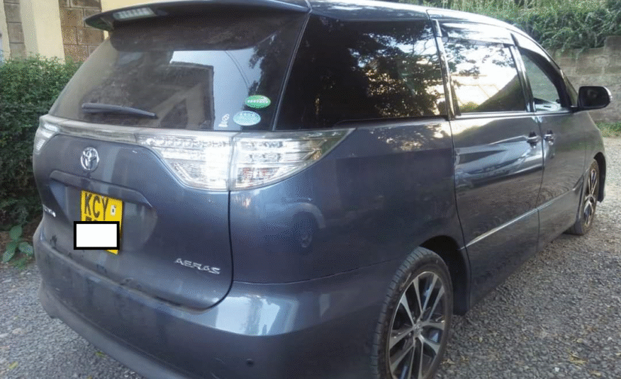 2013 Toyota Estima