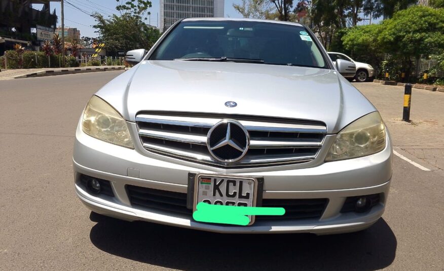 2010 Mercedes-Benz C200