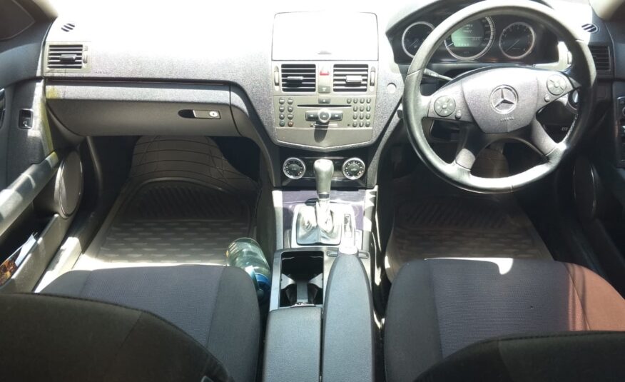 2010 Mercedes-Benz C200