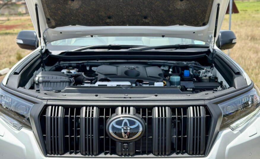 2023 Toyota Land Cruiser Prado TXL