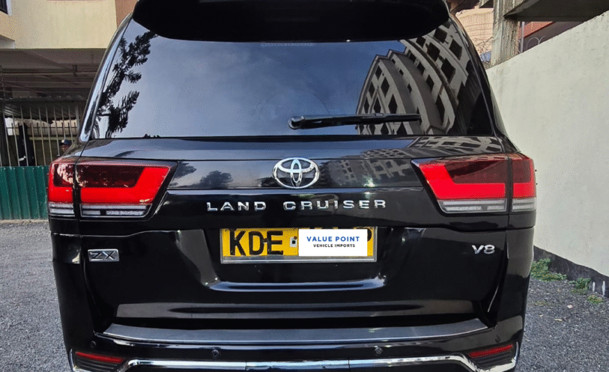 Toyota Land Cruiser V8 2014 upgraded to 2023