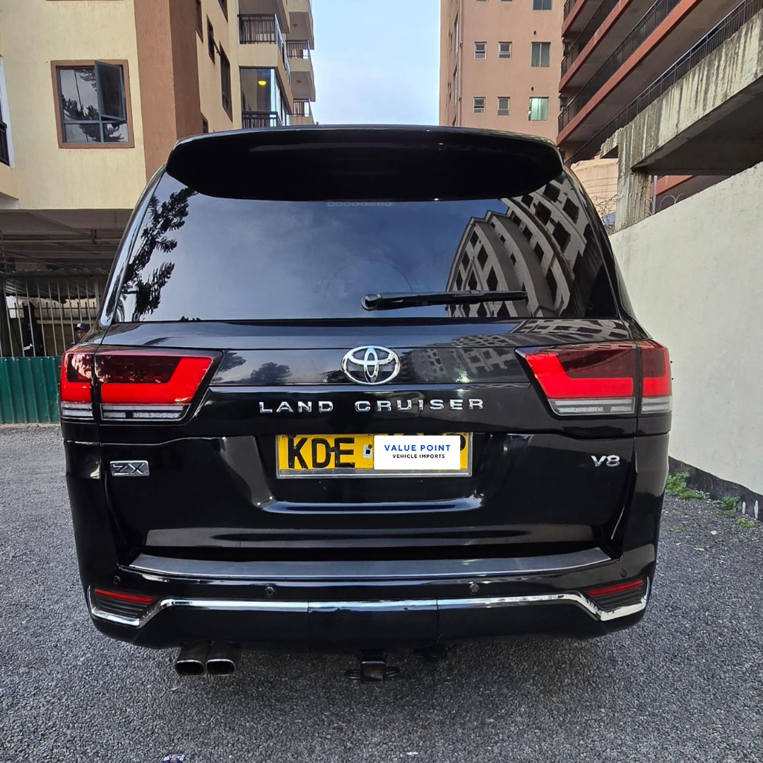 Toyota Land Cruiser V8 2014 upgraded to 2023